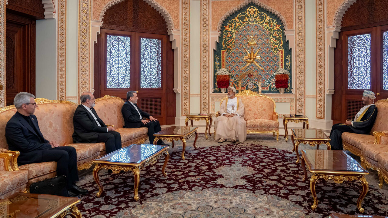 Iranian Foreign Minister Abbas Araqchi meets Sultan of Oman Haitham bin Tariq Al Said at Al Baraka Palace in Muscat, Oman, April 26, 2026.  Oman News Agency/Handout via REUTERS