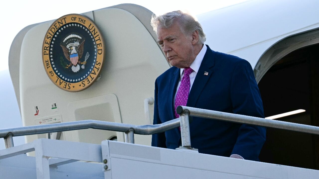 US President Donald Trump has threatened a US naval blockade of the Strait of Hormuz, but will that help him get the upper hand with Iran?