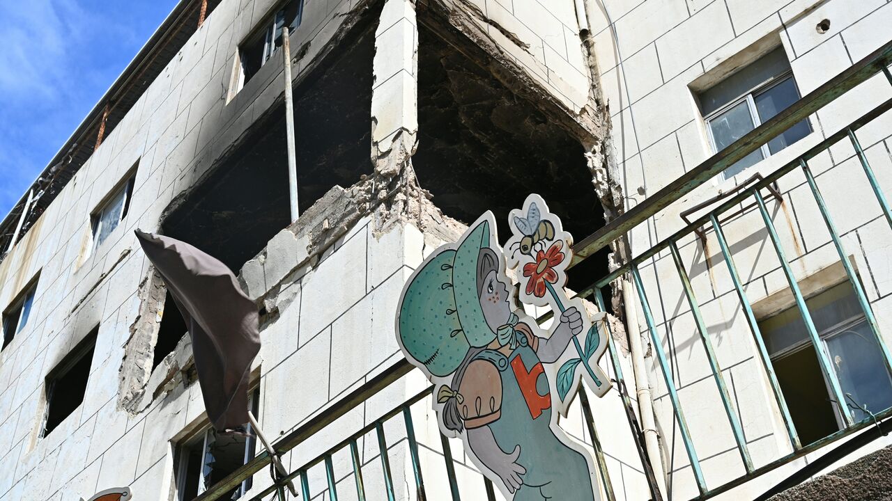 This picture taken on April 9, 2026, shows the site of an Israeli airstrike that targeted the Basta neighbourhood of Beirut the day before. Calls were mounting for the ceasefire between the US and Iran to be extended to Israel's war with Hezbollah, after a massive wave of Israeli strikes on Lebanon killed more than 200 people. (Photo by FADEL itani / AFP via Getty Images)