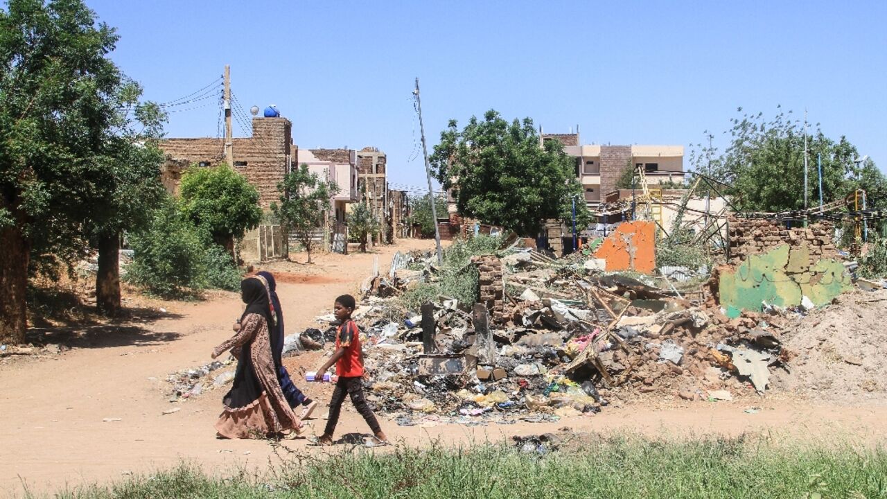 Despite decimated infrastructure, those coming back to Khartoum were overwhelmed by the thought of seeing their city for the first time in years