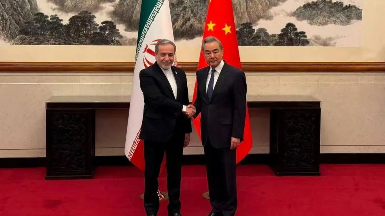 چین در تلاش ترامپ برای خروج، از ایران حمایت می‌کند