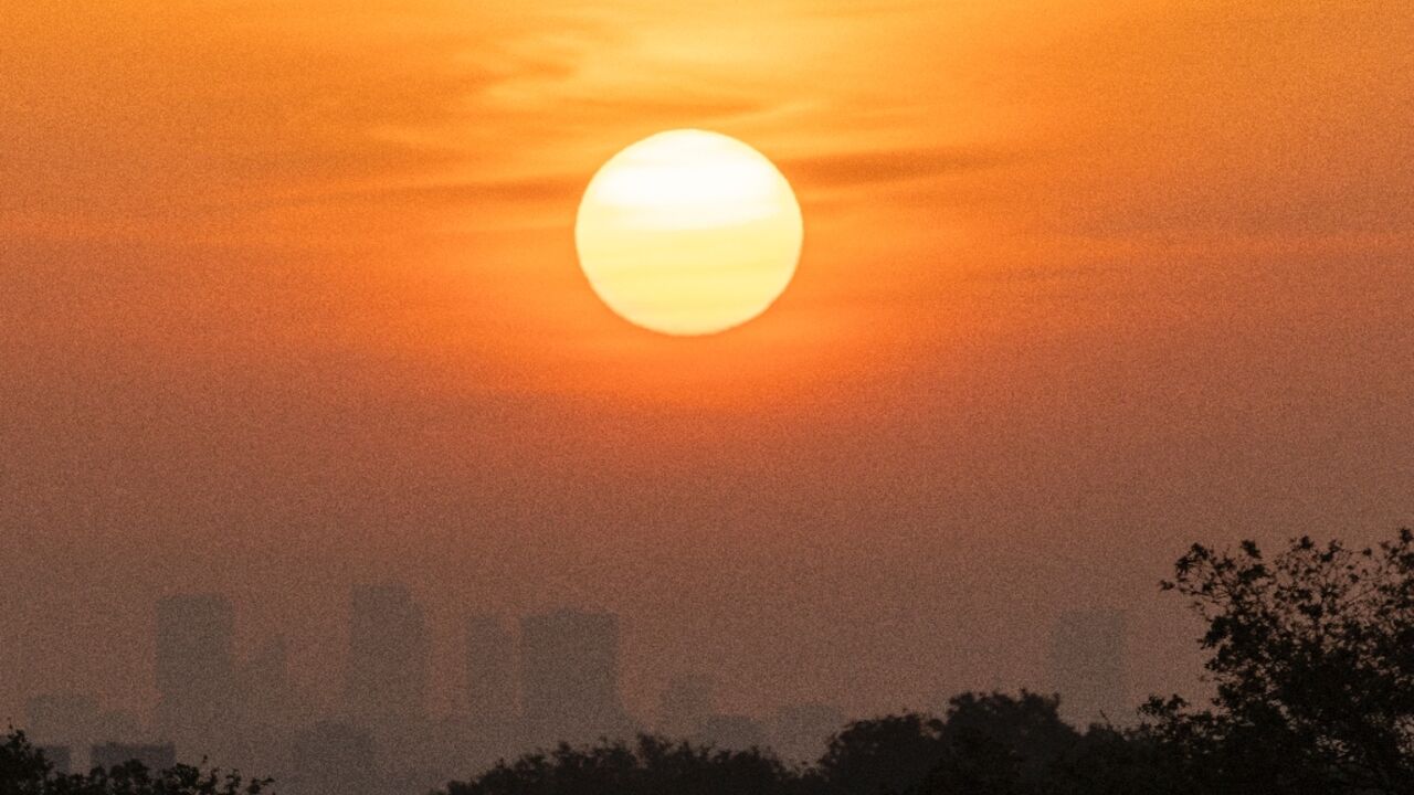 Global temperatures are set to stay at or around record highs, says the WMO