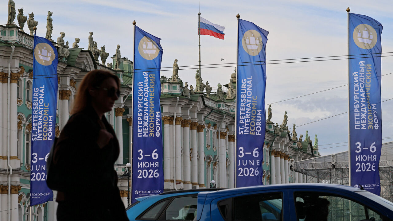 Flags with the logo of the St. Petersburg International Economic Forum (SPIEF) fly in front of the State Hermitage Museum on the eve of the forum's opening in Saint Petersburg, Russia June 2, 2026. REUTERS/Anastasia Barashkova
