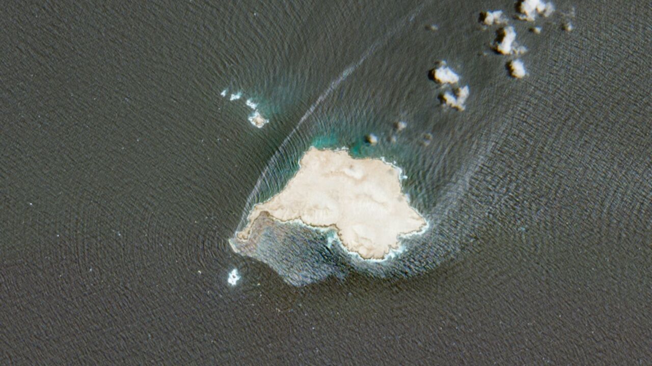 This satellite image obtained from Copernicus Sentinel Data 2026 shows a slick that is consistent with an oil leak emanating from a ship, stranded for over a month near Qibliyyah island off Oman's southern coast in the Arabian Sea
