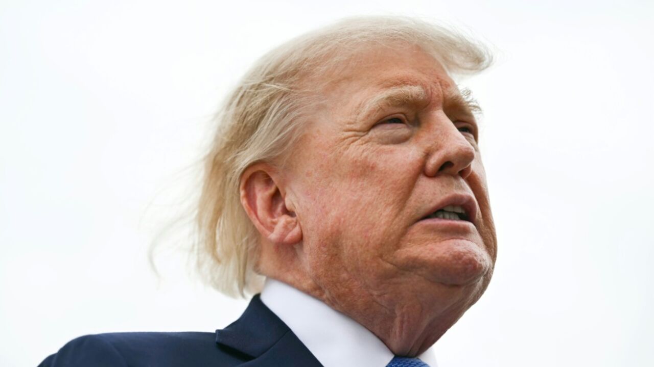 US President Donald Trump dismissed growing reports of poor living conditions on the Abraham Lincoln aircraft carrier