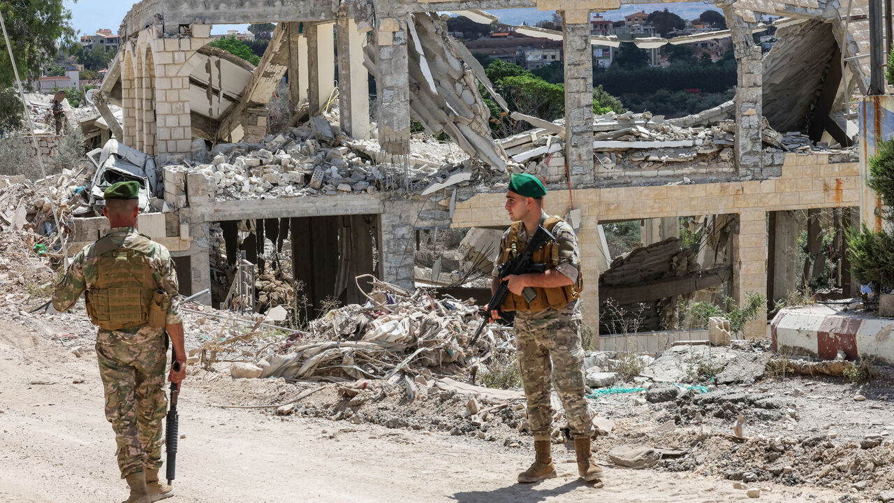 FILE PHOTO: Lebanese soldiers stand guard in the town of Zawtar al-Gharbiyeh, after the withdrawal of Israeli forces under a US-mediated plan, in southern Lebanon, July 26, 2026. REUTERS/Aziz Taher/File Photo