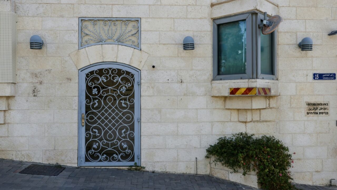 On September 8, Saar ordered the British consulate to close