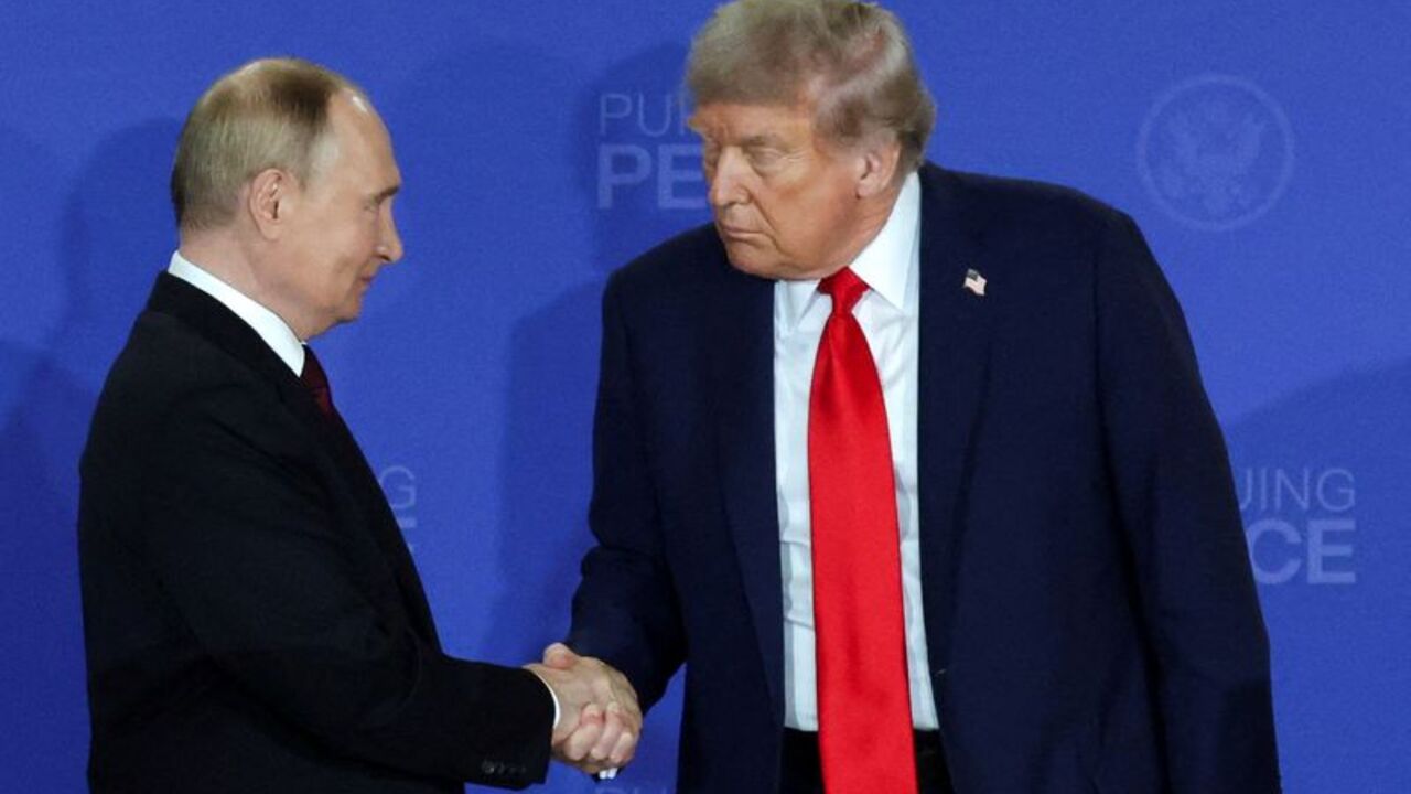 FILE PHOTO: US invites Putin to December G20 meeting, possible Trump summit
