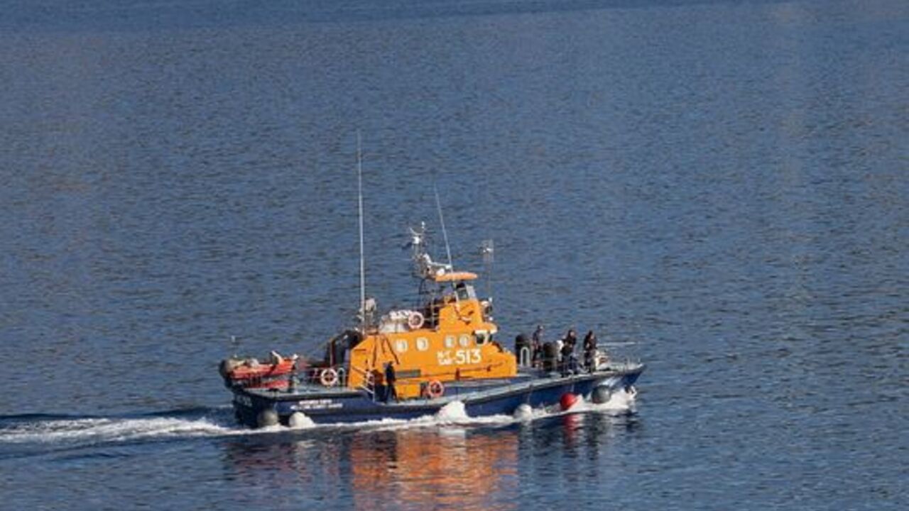 At least six migrants drown off Greek island of Samos