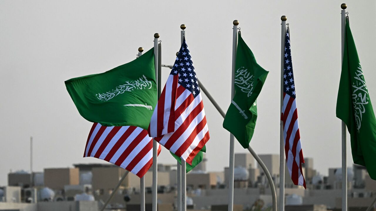 Flags of Saudi Arabia and the US on poles in Riyadh