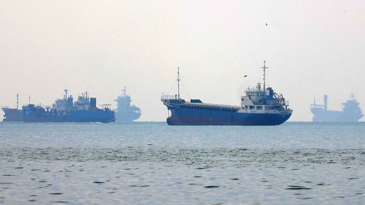 Vessels transit the Hormuz Strait