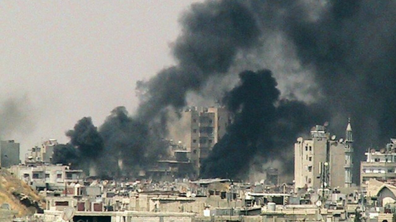 Smoke rises from Juret al-Shayah in Homs July 22, 2012. Picture taken July 22, 2012. REUTERS/Shaam News Network/Handout (SYRIA - Tags: POLITICS CIVIL UNREST) FOR EDITORIAL USE ONLY. NOT FOR SALE FOR MARKETING OR ADVERTISING CAMPAIGNS