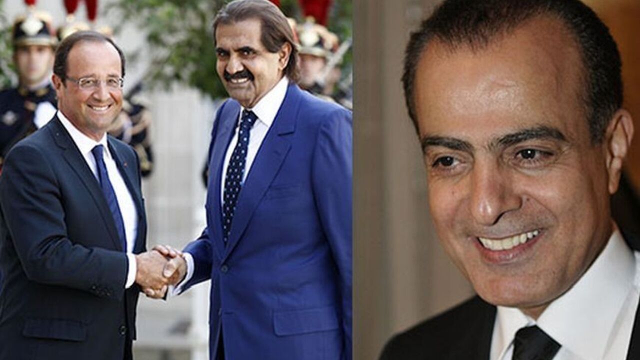 France's President Francois Hollande (L) welcomes Emir of Qatar Sheikh Hamad bin Khalifa al-Thani as he arrives for a meeting at the Elysee Palace in Paris August 22, 2012.  REUTERS/Jacky Naegelen  (FRANCE - Tags: POLITICS)