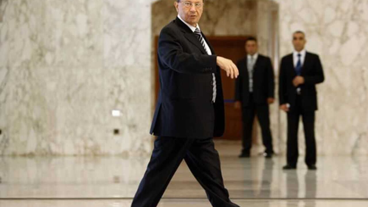 Lebanese Christian leader Michel Aoun arrives at the Presidential Palace in Baabda, near Beirut, to attend a new session of the national dialogue, June 11, 2012. Lebanese politicians held a National Dialogue meeting aimed at resolving deep rifts which have been exacerbated by the unrest in neighbouring Syria and have spilled over into unrest inside Lebanon. The last such meeting was held 18 months ago, before the Syrian uprising erupted.  REUTERS/Mohamed Azakir (LEBANON - Tags: POLITICS)