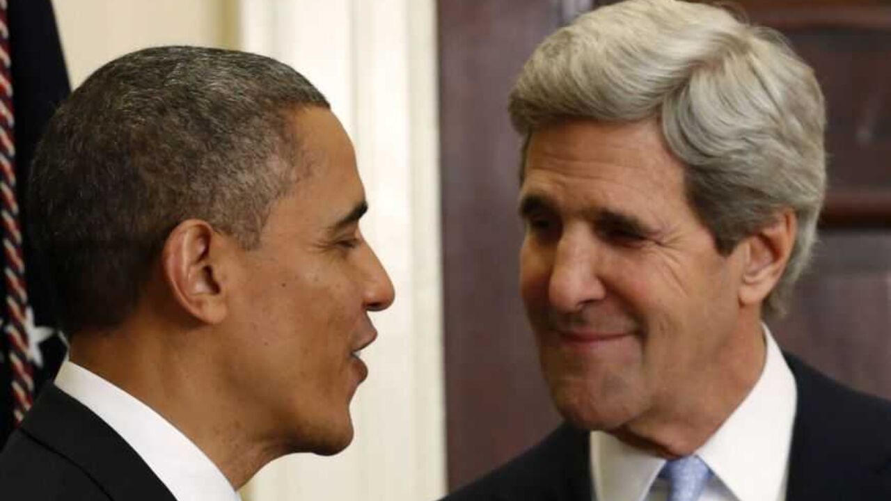 U.S. President Barack Obama (L) and Senator John Kerry (D-MA) shake hands after the president announced Kerry's nomination as Secretary of State to succeed Hillary Clinton, at the White House in Washington December 21, 2012.  REUTERS/Kevin Lamarque (UNITED STATES  - Tags: POLITICS TPX IMAGES OF THE DAY)   - RTR3BTVQ
