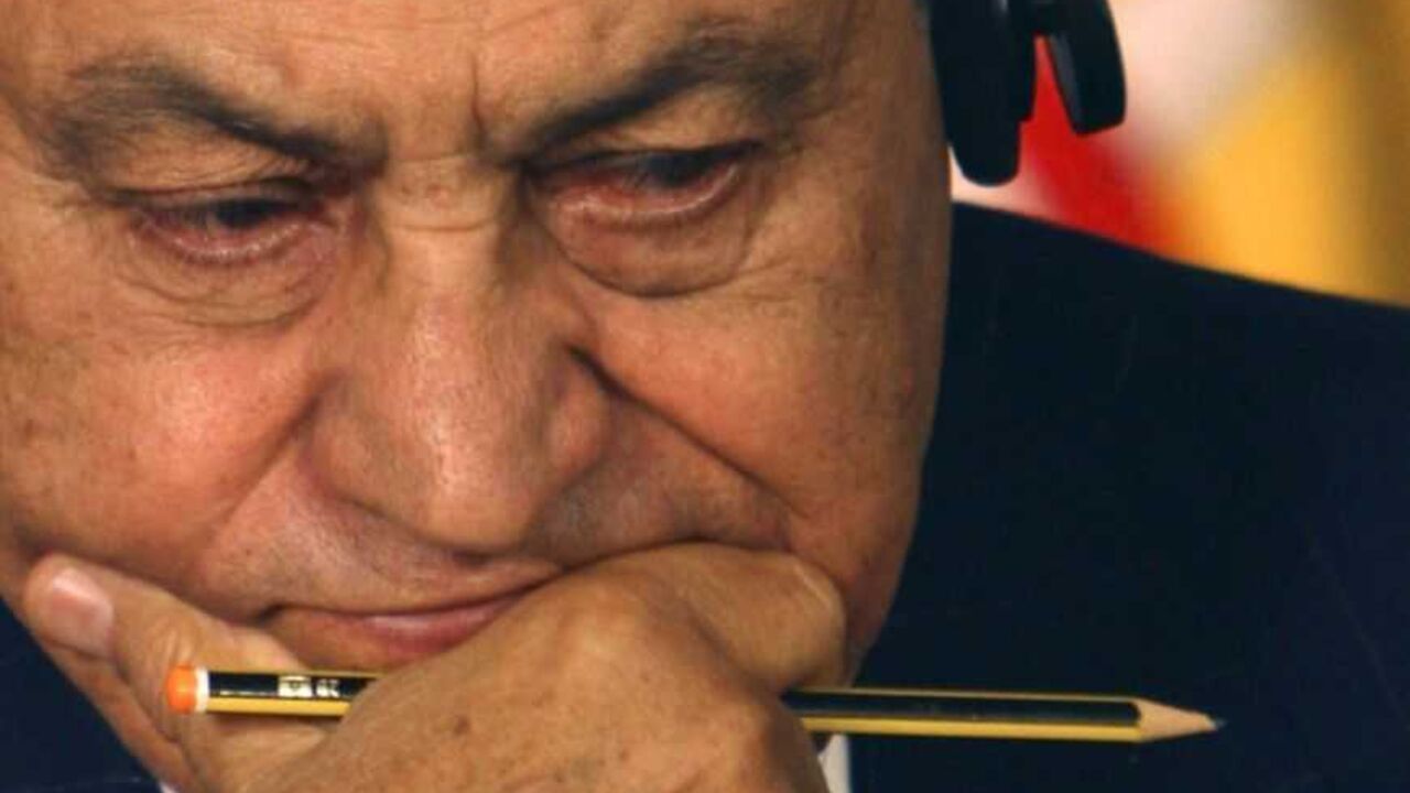 Egyptian President Hosni Mubarak reacts during a news conference in Sharm el-Sheikh January 18, 2009. The leaders of Britain, the Czech Republic, Egypt, France, Germany, Jordan, Spain and Turkey, along with U.N. Secretary-General Ban Ki-moon, are meeting in the resort of Sharm el-Sheikh to coordinate policy on the Israeli-Palestinian conflict after three weeks of fighting in and around Gaza. REUTERS/Amr Dalsh (EGYPT) - RTR23JNE