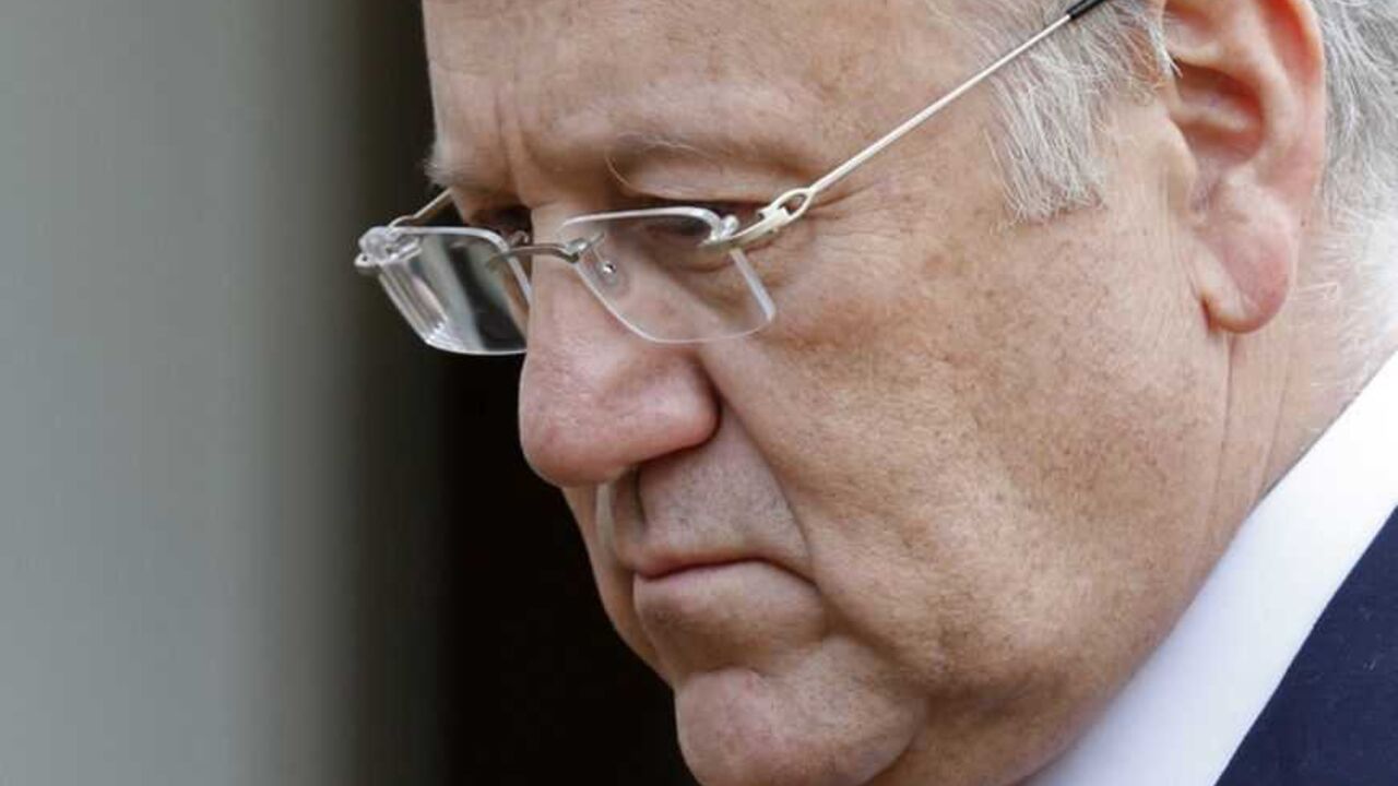 Lebanon's Prime Minister Najib Mikati speaks to journalists in the courtyard following a meeting at the Elysee Palace in Paris November 21, 2012. REUTERS/Benoit Tessier (FRANCE - Tags: POLITICS HEADSHOT) - RTR3AP54