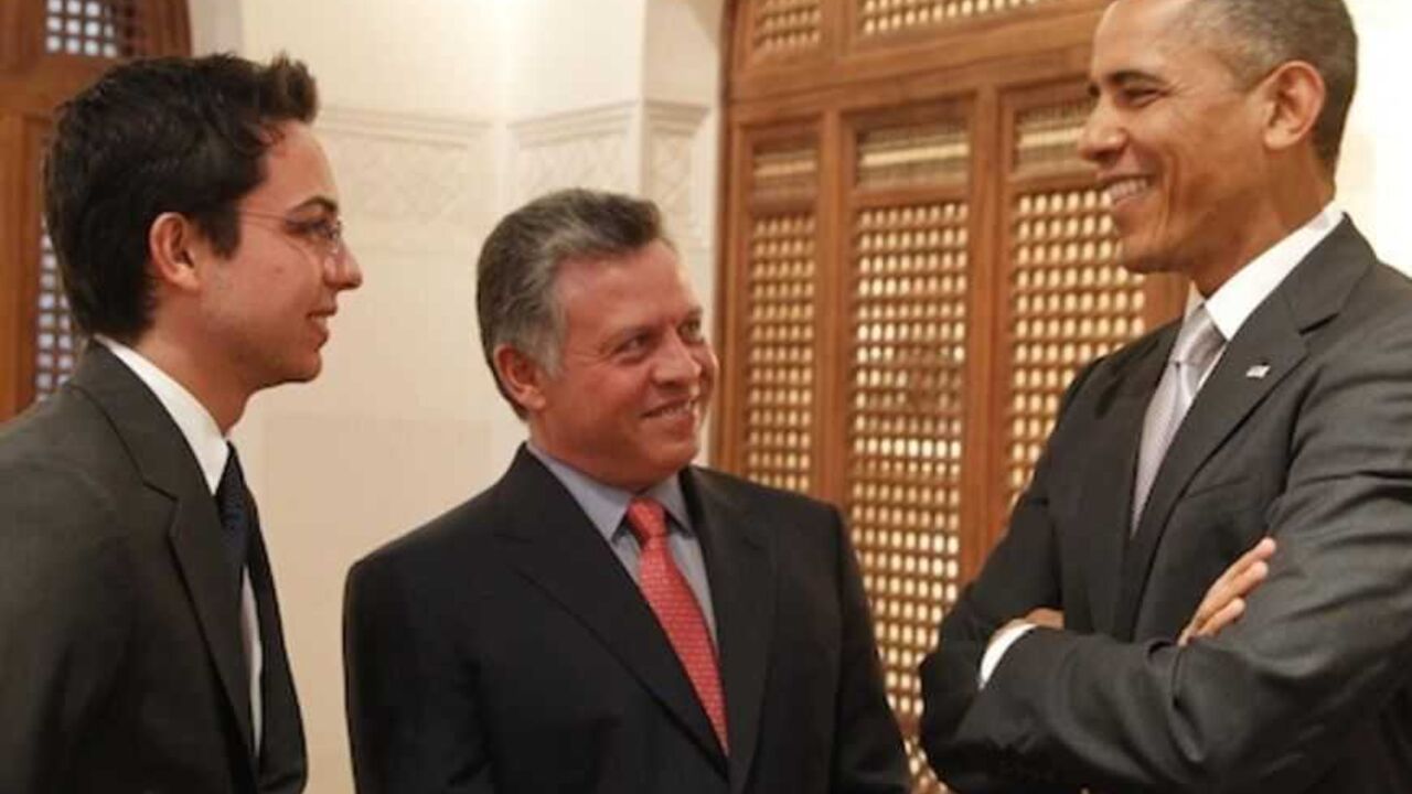 U.S. President Barack Obama (R) chats with Jordan's King Abdullah (C) and his son Crown Prince Hussein during a meeting at Al-Hummar Palace in Amman in this March 22, 2013 handout photo by the Jordanian Royal Palace. REUTERS/Yousef Allan/Jordanian Royal Palace/Handout (JORDAN - Tags: POLITICS ROYALS) 

ATTENTION EDITORS - THIS IMAGE WAS PROVIDED BY A THIRD PARTY. FOR EDITORIAL USE ONLY. NOT FOR SALE FOR MARKETING OR ADVERTISING CAMPAIGNS. THIS PICTURE IS DISTRIBUTED EXACTLY AS RECEIVED BY REUTERS, AS A SERV