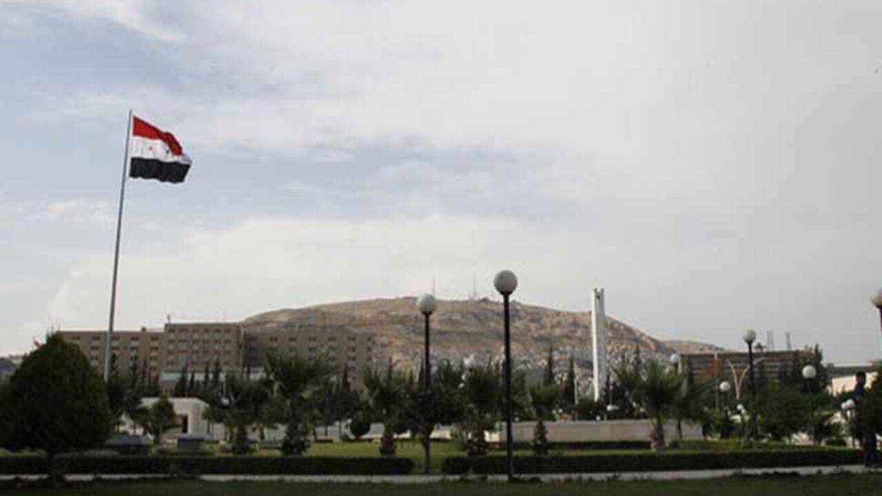 A view shows part of Mount Qassioun and part of Damascus city, in this photo taken from the Syrian cabinet building May 5, 2013. Syrian Information Minister Omran Zoabi said on Sunday that Israeli air strikes against three targets on the outskirts of Damascus "open the door to all possibilities." REUTERS/Khaled al-Hariri (SYRIA - Tags: POLITICS CONFLICT) - RTXZBD8