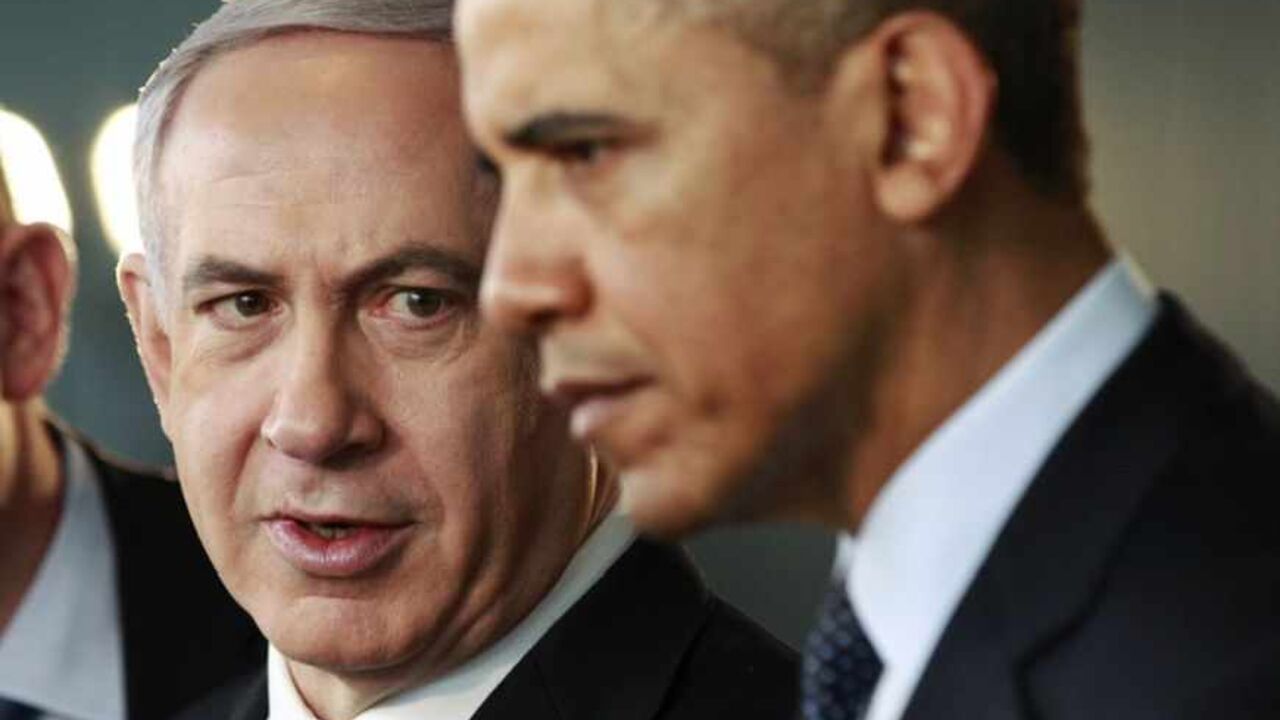 U.S. President Barack Obama and Israeli Prime Minister Benjamin Netanyahu (L) tour a technology expo at the Israel Museum in Jerusalem March 21, 2013.   REUTERS/Jason Reed   (JERUSALEM - Tags: POLITICS SCIENCE TECHNOLOGY) - RTR3F9EE