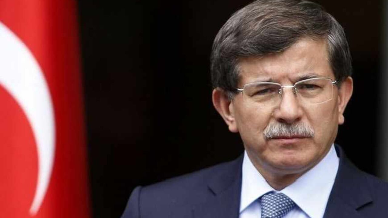 Turkey's Foreign Minister Ahmet Davutoglu addresses the media in Ankara June 13, 2013. REUTERS/Umit Bektas (TURKEY - Tags: POLITICS) - RTX10M6J