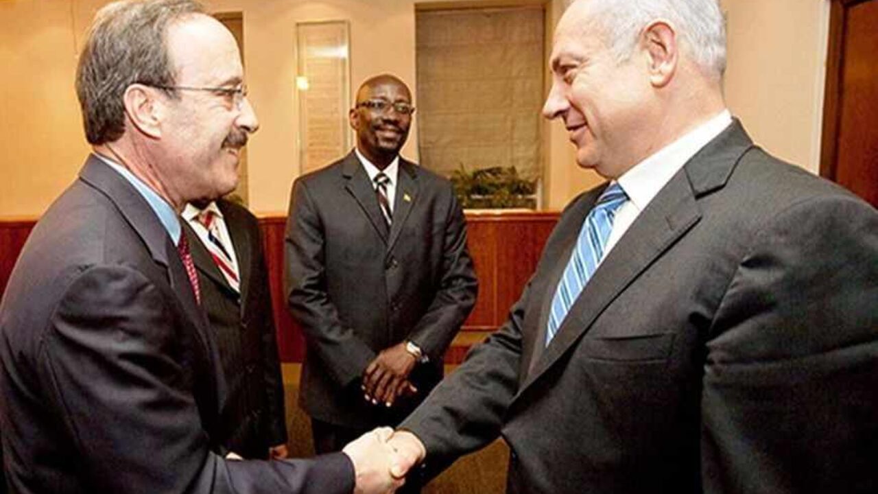 Olivier Fitoussi/Israel Sun photo 
Credit must be given

בביקור רישמי ראשון מסוגו בחסות Project Interchange/AJC ובתיאום עם משרד החוץ באו לישראל שרי חוץ ונציגי ממשלה מהאיים הקריבים גרנדה, סיינט קיטס ונוויס ונפגשו עם רה"מ בנימין נתניהו. פקידי הממשלה מהקריבים יתמקדו בביקורם בשיתוף פעולה בתחומי החקלאות, טכנולוגית בריאות הציבור ובבדיקת נושא השיטור הקהילתי. הם נפגשו עם הנשיא שמעון פרס, שר החוץ אביגדור ליברמן ורה"מ הפלשתינאי סלאם פאייד. במשך ביקורם הם יקבלו סקירות ממומחים בעלי שם עולמי.

In a first-ever official v