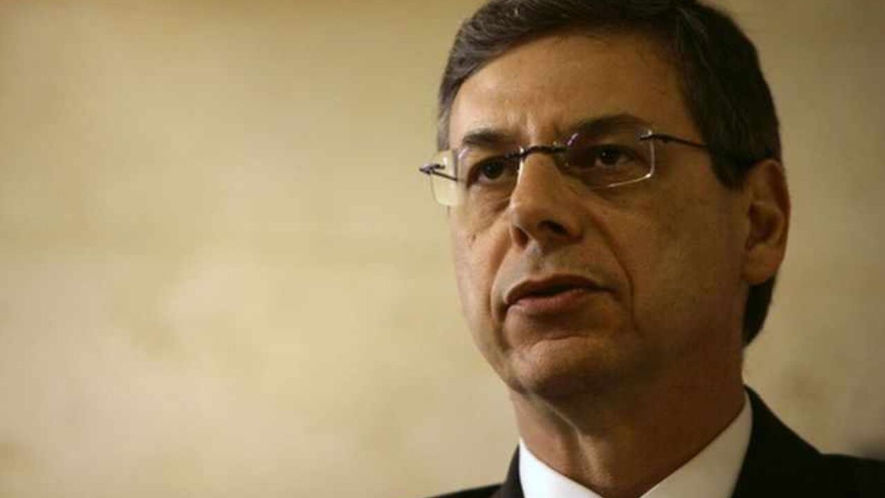 Israel's Deputy Foreign Minister Danny Ayalon speaks during a briefing to reporters in Jerusalem October 1, 2009. Israeli Prime Minister Benjamin Netanyahu said on Thursday the United Nations would deal a "fatal blow" to prospects for Israeli-Palestinian peace if it endorsed a report critical of Israel's January war in Gaza. Ayalon said Netanyahu's government was discussing the possibility of setting up an independent commission to look into the military's conduct of the Gaza war. REUTERS/Ammar Awad (JERUSA