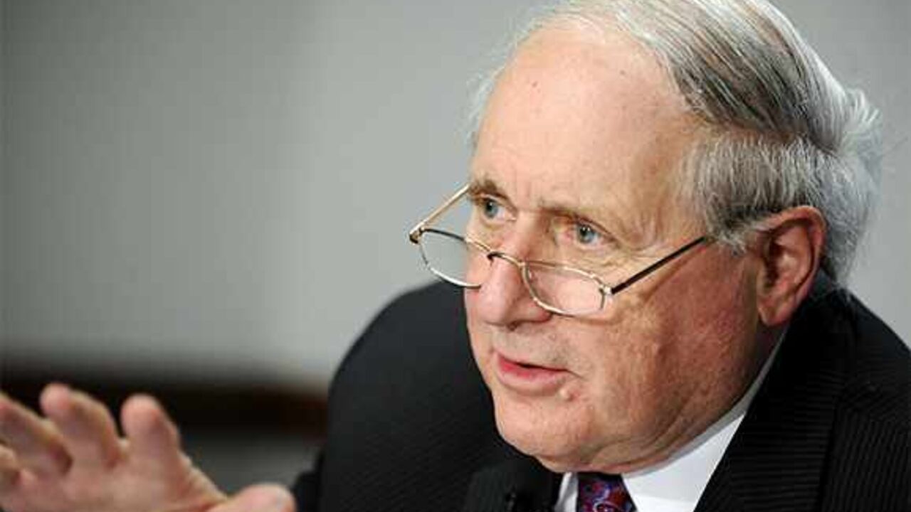 US Senator Carl Levin (D-MI) answers reporters' questions during the 2009 Reuters Washington Summit in Washington, October 19, 2009.  REUTERS/Jonathan Ernst    (UNITED STATES POLITICS) - RTXPSS3