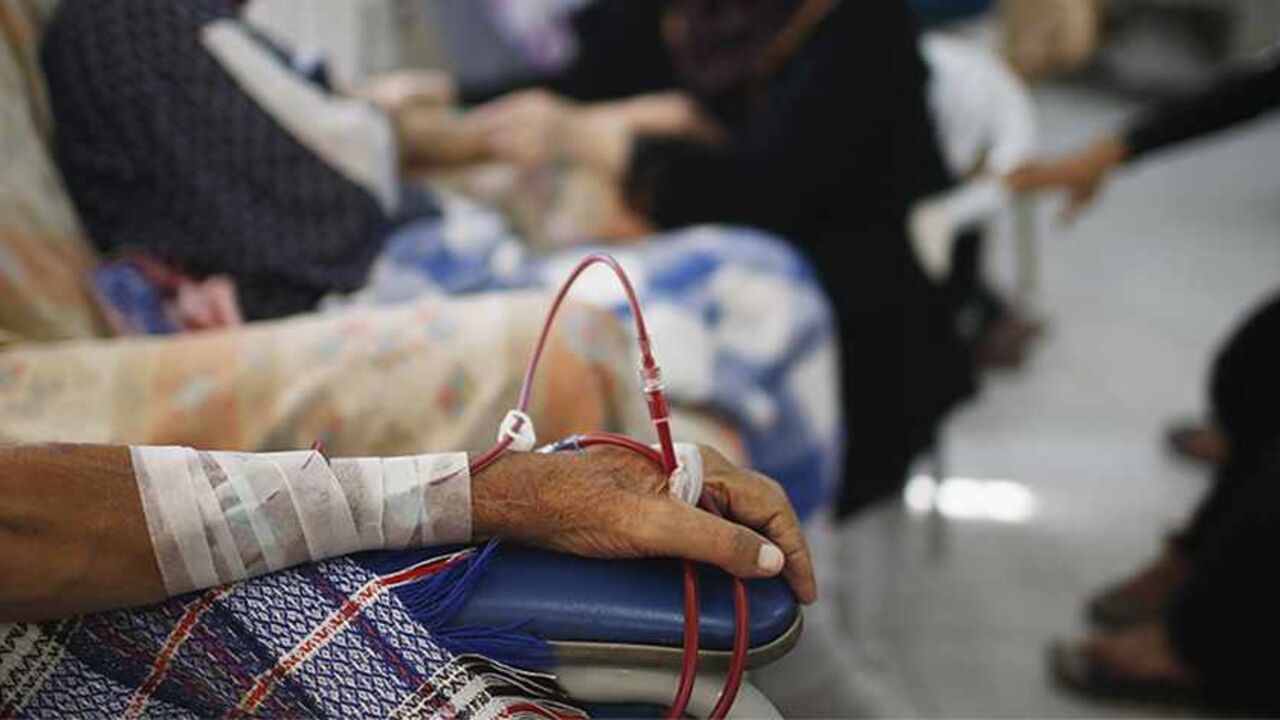 Palestinian patients undergo kidney dialysis at al-Shifa hospital in Gaza City September 12, 2013. Cairo closed the Rafah crossing completely on Wednesday after assailants crashed two explosive-laden cars into a security building adjacent to the border zone, killing six Egyptian soldiers. Ashraf al-Qidra, spokesman for the Hamas-run Gaza Health Ministry, said 1,000 patients a month required medical care in Egypt and in other countries. Rafah's closure, he said, would also affect the import of medication and