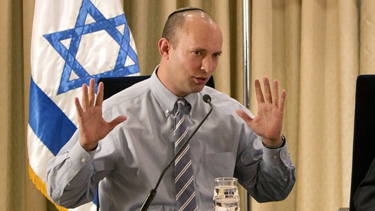 Israel's President Shimon Peres (R) meets head of the Bayit Yehudi party Naftali Bennett at Peres' residence in Jerusalem January 31, 2013. Peres began talks with political parties on Wednesday over who should form a new government and appears certain to ask incumbent Prime Minister Benjamin Netanyahu to assemble it. REUTERS/Sebastian Scheiner/Pool (JERUSALEM - Tags: POLITICS ELECTIONS) - RTR3D6TK