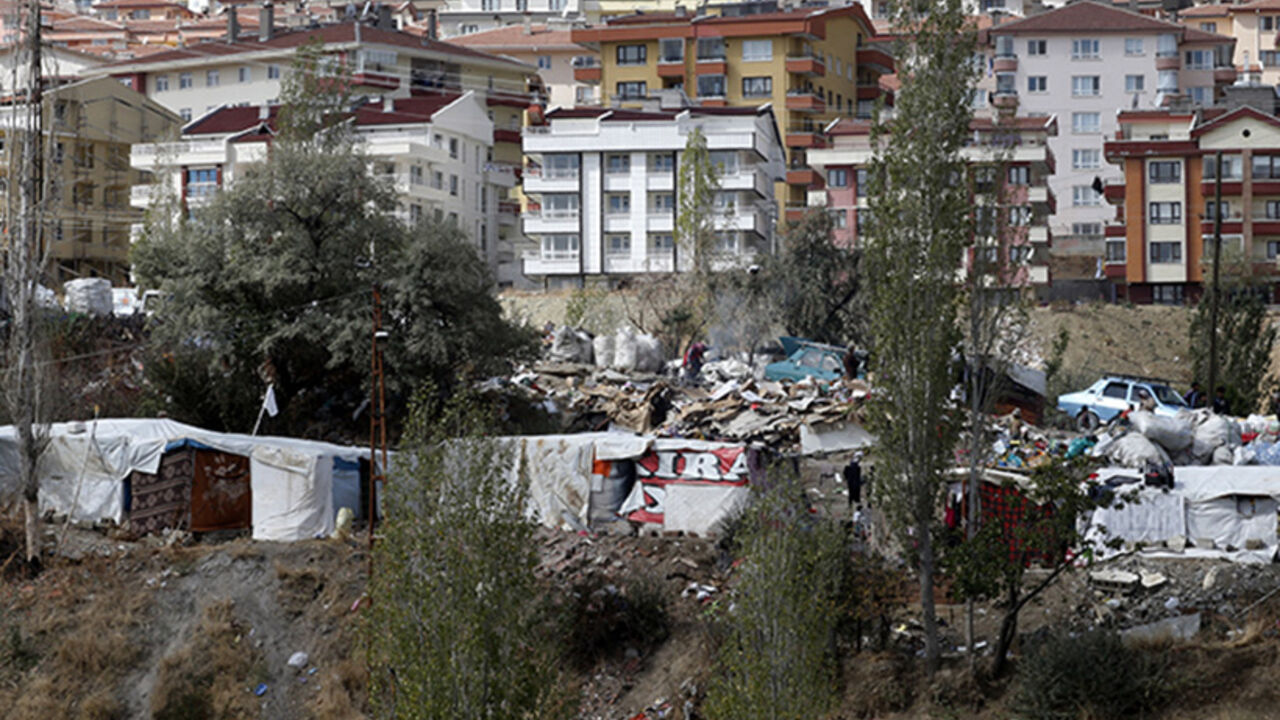Makeshift tents of Syrian refugees are seen in a wooded area in central Ankara October 5, 2013. Some 150 Syrians, mostly from villages near Syria's Aleppo, prefer to settle in the central Turkish capital instead of refugee camps run by the Turkish government. According to the families, this allows them to work as daily workers. Most of them collect plastic and paper garbage from the trash cans of buildings for recycling and sell it to make money. REUTERS/Umit Bektas (TURKEY - Tags: SOCIETY IMMIGRATION POLIT