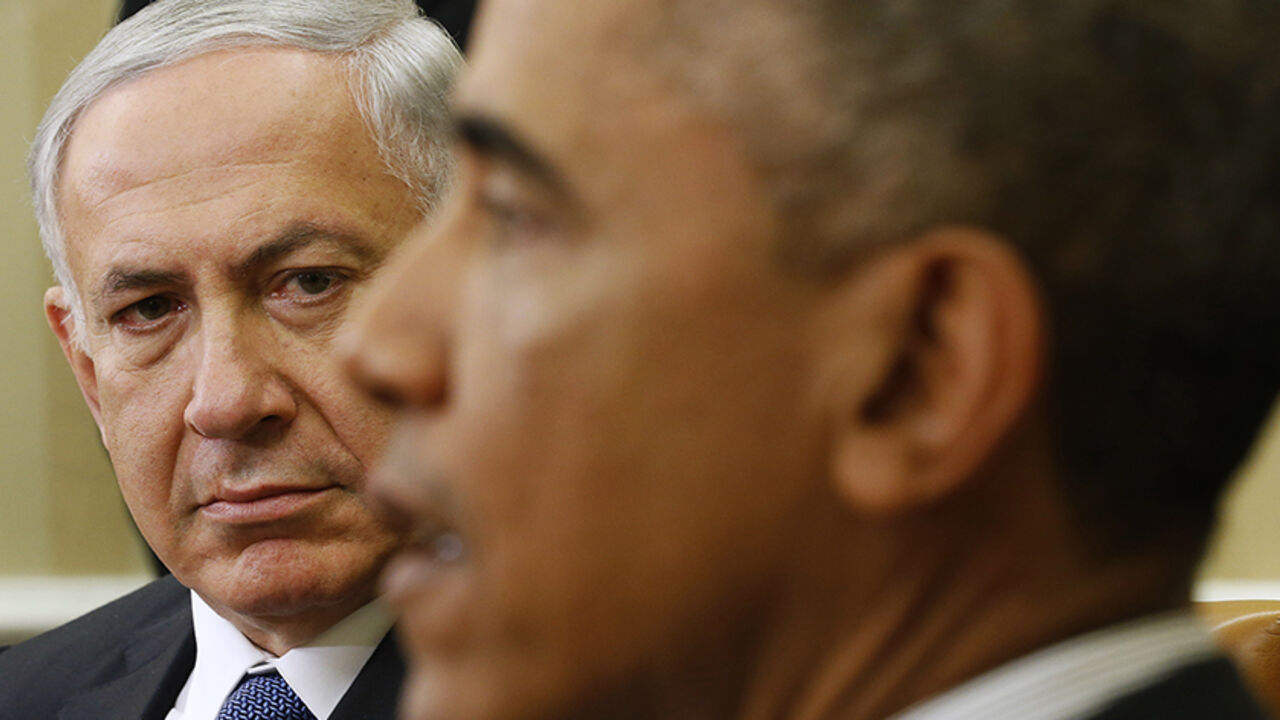U.S. President Barack Obama (R) meets with Israel's Prime Minister Benjamin Netanyahu at the White House in Washington October 1,  2014.     REUTERS/Kevin Lamarque  (UNITED STATES - Tags: POLITICS TPX IMAGES OF THE DAY) - RTR48IYO