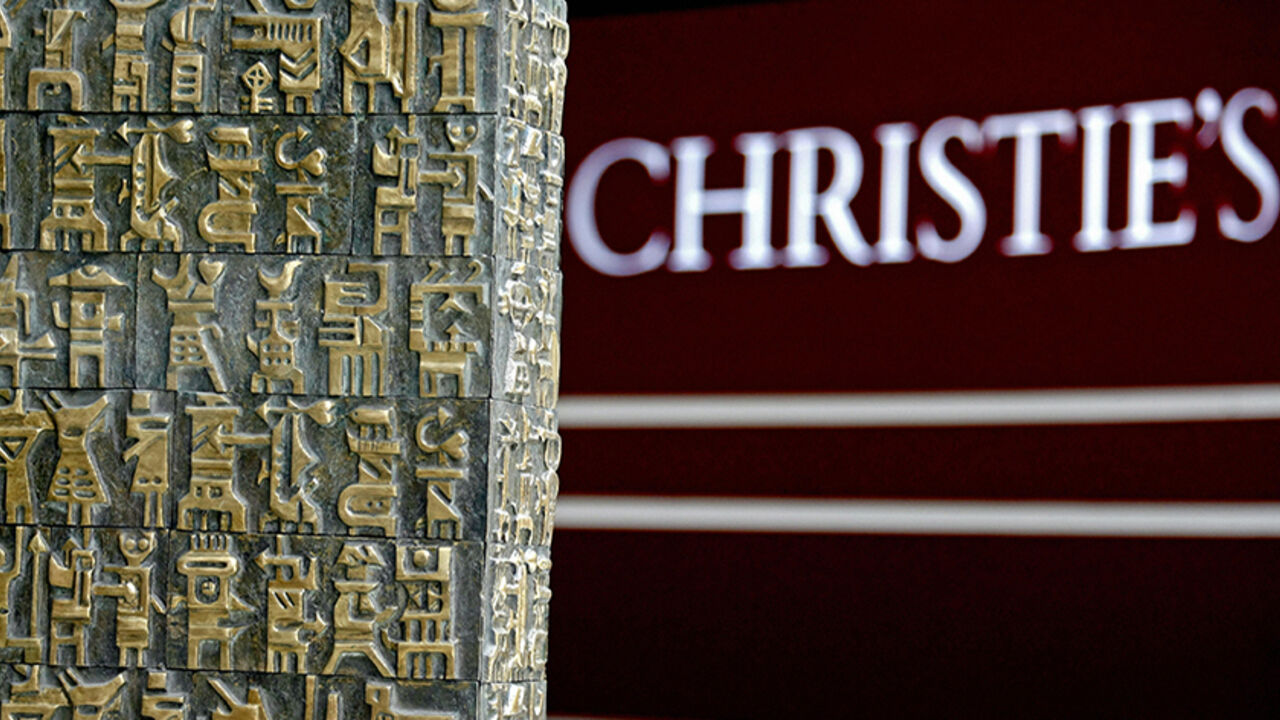 "The Wall" sculpture by Iranian Parviz Tanavoli is exhibited in Dubai, on April 27, 2008, prior to being auctioned at Christies Middle East next week. The estimated price of the sculpture painting is between $400,000-$600,000 (1,500,000-2,200,000UAE Dirhams). Christie's organisers said that the spring sales is set to offer more than $30,000,000 worth of art, jewellery and watches to Middle East market.   AFP PHOTO/MARWAN NAAMANI (Photo credit should read MARWAN NAAMANI/AFP/Getty Images)