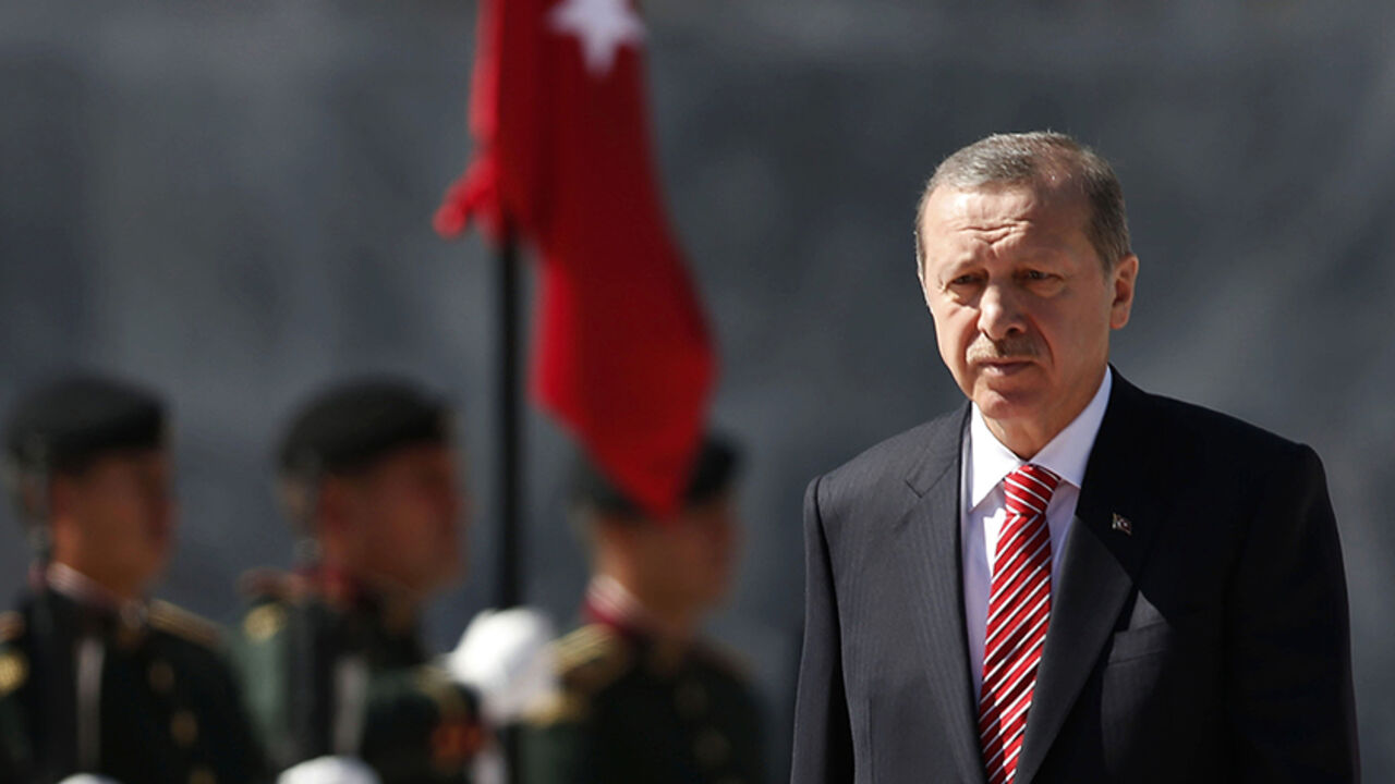 Turkey's President Recep Tayyip Erdogan attends a wreath-laying ceremony at the Ninos Heroes monument at Chapultepec Park in Mexico City February 12, 2015. Erdogan is in Mexico for an official visit. REUTERS/Edgard Garrido (MEXICO - Tags: POLITICS) - RTR4PCV0