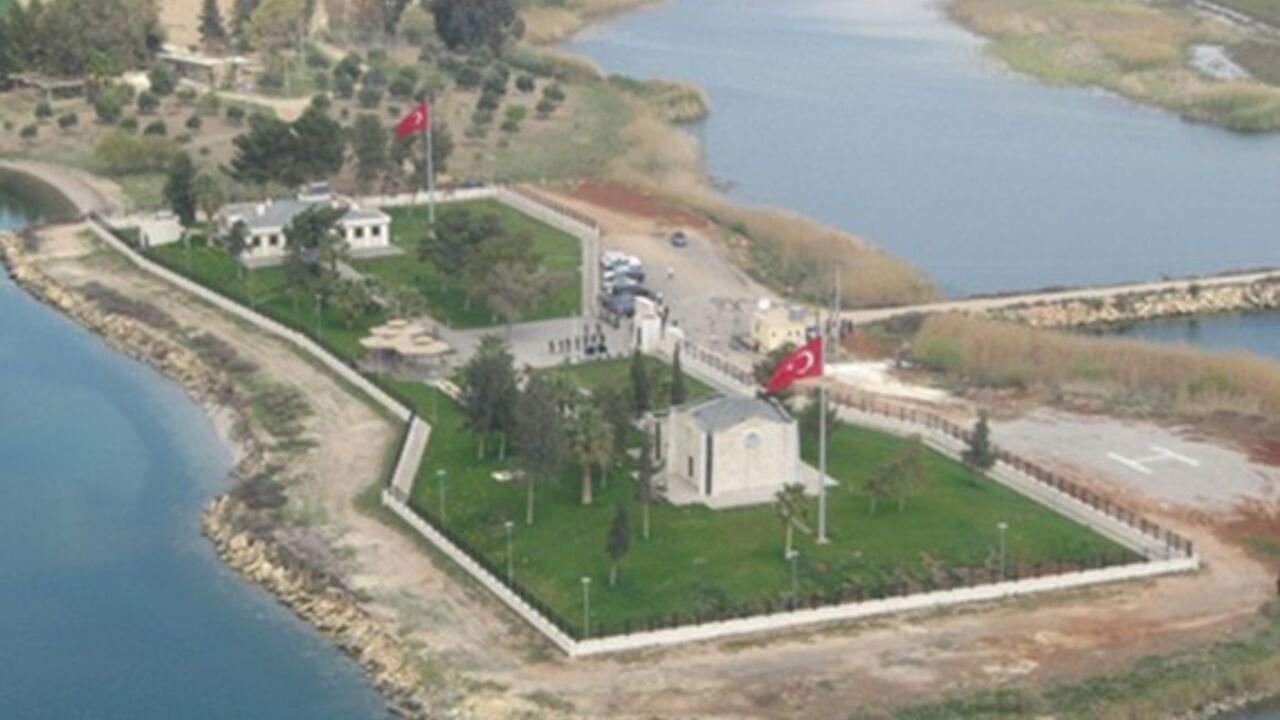 turkeytomb.jpg
