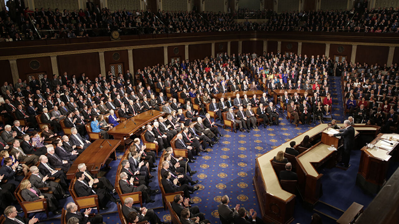 Israeli Prime Minister Benjamin Netanyahu (R) addresses a joint meeting of Congress in the House Chamber on Capitol Hill in Washington, March 3, 2015.  REUTERS/Joshua Roberts (UNITED STATES  - Tags: POLITICS)   - RTR4RWM9