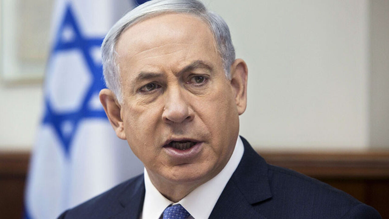 Israel's Prime Minister Benjamin Netanyahu attends a cabinet meeting at his office in Jerusalem June 7, 2015. REUTERS/Sebastian Scheiner/ Pool - RTX1FH4S
