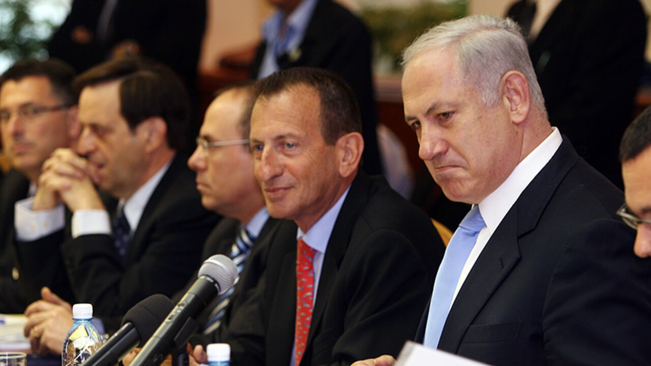 JERUSALEM, ISRAEL - APRIL 26: Prime Minister Benjamin Netanyahu (R) chairs the weekly cabinet meeting beside the Mayor of Tel Aviv Ron Huldai. on April 26, 2009 in Jerusalem, Israel. Tel Aviv is marking the 100th anniversary of its establishment on the sand dunes of the Mediterranean Sea. (Photo by Jim Hollander-pool/Getty Images) *** Local Caption *** Ron Huldai;Benjamin Netanyahu