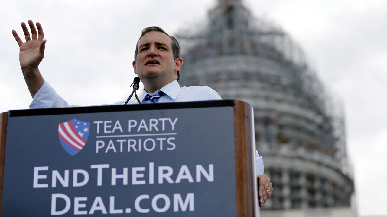 U.S. Republican presidential candidate Senator Ted Cruz (R-TX) addresses a Tea Party rally against the Iran nuclear deal at the U.S. Capitol in Washington September 9, 2015. REUTERS/Jonathan Ernst - RTSDEU