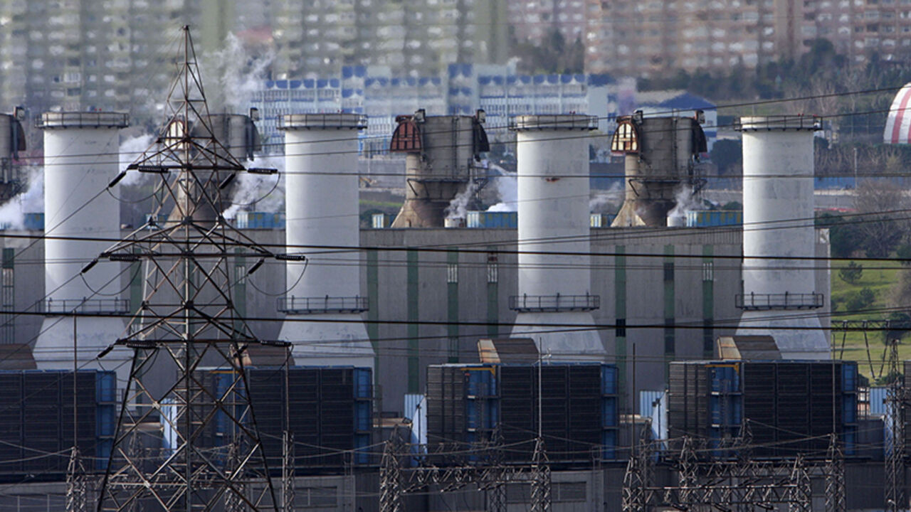 A general view of Ambarli gas-fired power station in Istanbul January 8, 2009. Production at three Turkish power stations has been halted as a Russia-Ukraine gas row had led to a shortage of gas supplies to Turkey, an Energy Ministry source told Reuters on Thursday, but this would not create a power supply problem, he said. On Tuesday Russian gas supplies coming via Ukraine to Turkey were completely cut, although some supplies are still coming via a pipeline which passes directly from Russia under the Black