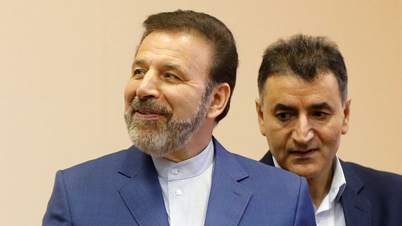 Russian Energy Minister Alexander Novak shakes hands with Iranian Communications Minister Mahmoud Vaezi during a signing ceremony after their meeting in Moscow, Russia, July 29, 2016.  REUTERS/Maxim Zmeyev - RTSK8HC