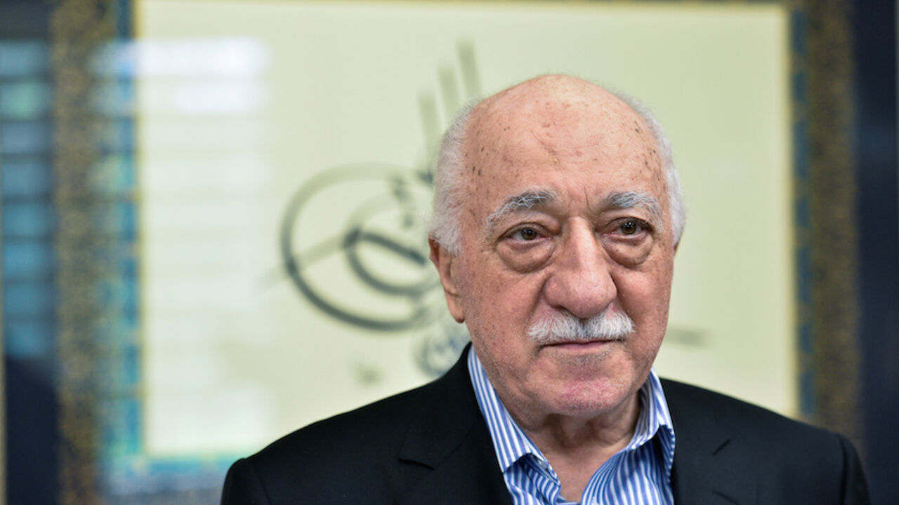 U.S. based cleric Fethullah Gulen at his home in Saylorsburg, Pennsylvania, U.S. July 29, 2016.  REUTERS/Charles Mostoller - RTSKAI2