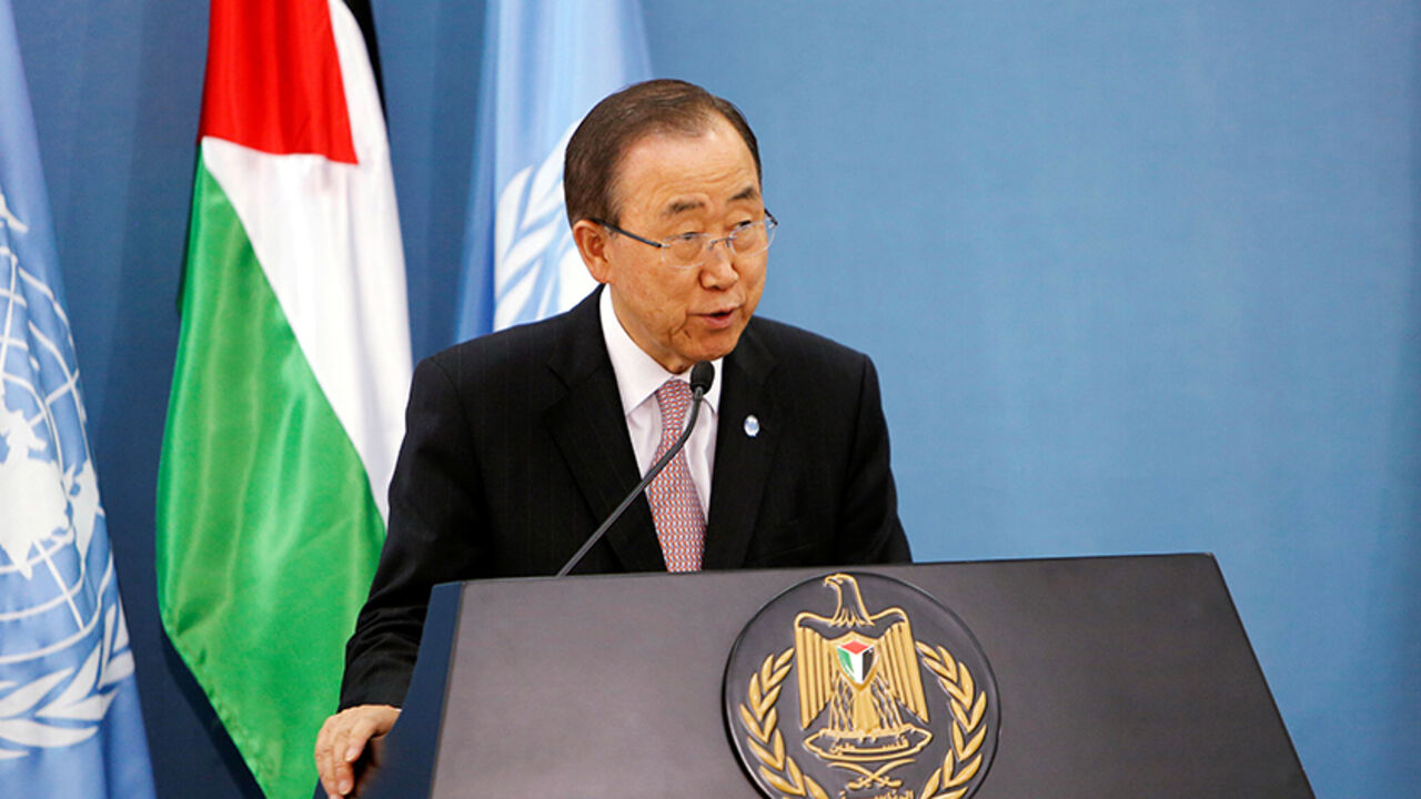 U.N. Secretary-General Ban Ki-moon attends a joint news conference with Palestinian President Mahmoud Abbas in the West Bank city of Ramallah June 28, 2016. REUTERS/Abed Omar Qusini  - RTX2IQKE