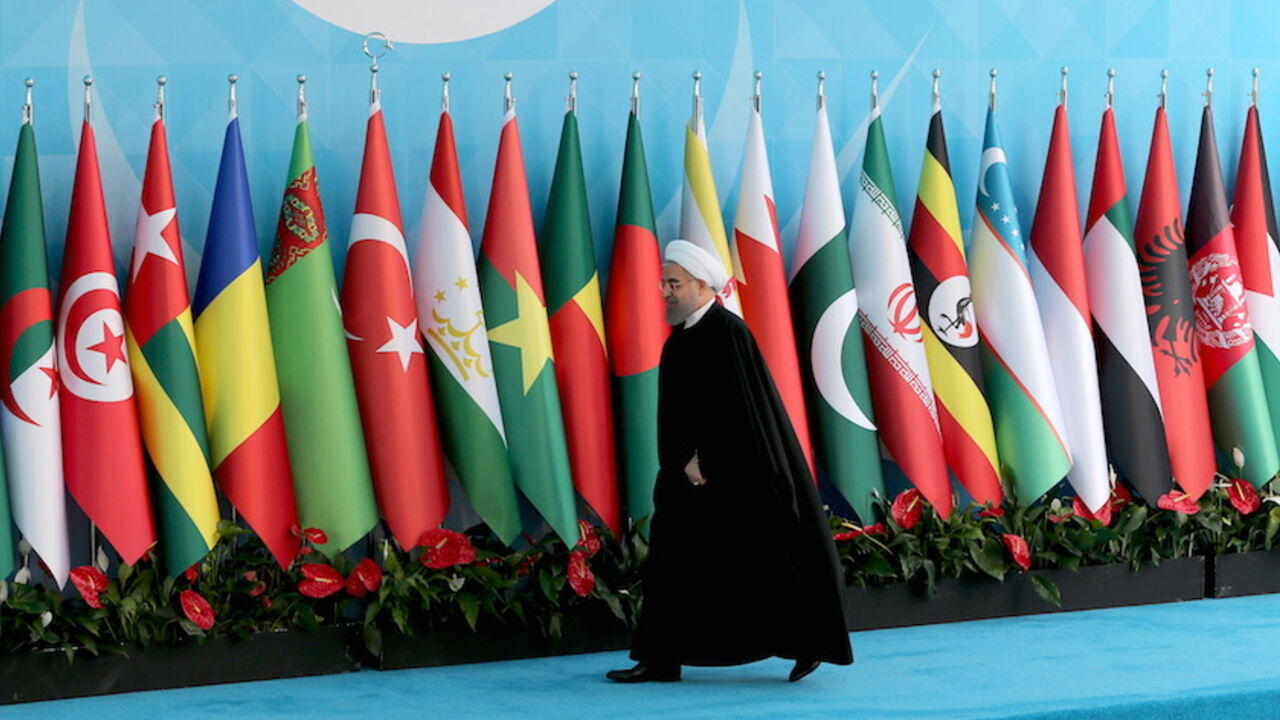 Iranian President Hassan Rouhani arrives the Organisation of Islamic Cooperation (OIC) Istanbul Summit in Istanbul, Turkey April 14, 2016. REUTERS/Berk Ozkan/Pool - RTX29WWE