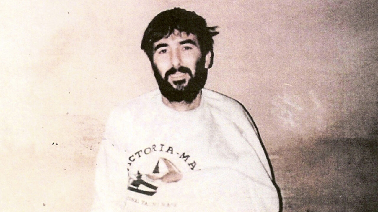 Ron Arad, an Israeli air force navigator missing since he bailed out over Lebanon in 1986, is seen in this undated handout picture released by Israel's Channel One on July 13, 2008. Israel and Lebanon's Hezbollah group will exchange prisoners beginning on Wednesday under a U.N.-mediated deal, Israel's Prisons Service said on Sunday. A report on Arad's fate was handed over to Israel as part of the agreement. REUTERS/Handout  ISRAEL OUT.  ISRAEL OUT. NO COMMERCIAL OR EDITORIAL SALES IN ISRAEL. FOR EDITORIAL U