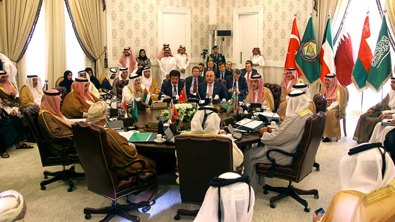 Turkish Foreign Minister Mevlut Cavusoglu attends a meeting with Foreign Ministers of Gulf Cooperation Council (GCC) in Riyadh, Saudi Arabia, October 13, 2016. REUTERS/Faisal Al Nasser      TPX IMAGES OF THE DAY - RTSS3HN