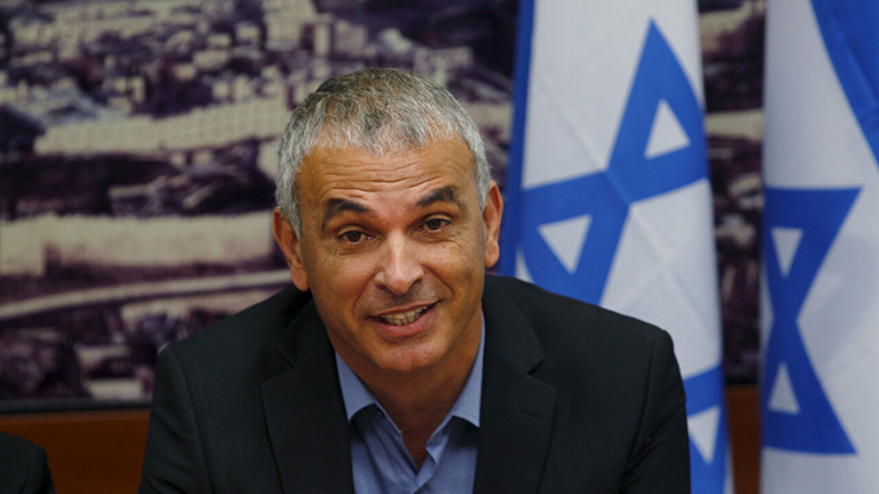 Moshe Kahlon, Israel's new Finance Minister, attends a meeting at the Finance Ministry in Jerusalem May 18, 2015. Boosting competition in Israel's banking system and the economy as a whole as well as bringing down property prices will be priorities for the country's new finance minister, he said on Monday. REUTERS/Ronen Zvulun  - RTX1DH88