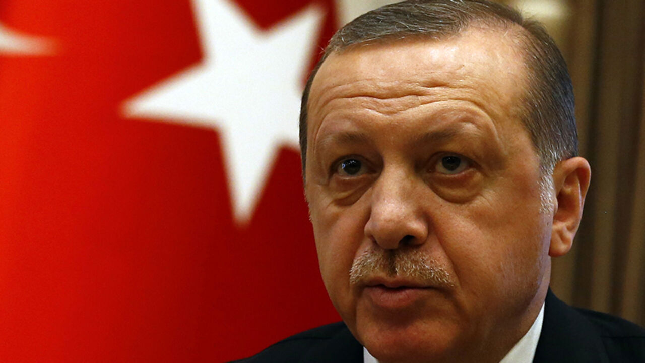 Turkish President Tayyip Erdogan speaks to media after his meeting with Britain's Prime Minister Theresa May at the Presidential Palace in Ankara, Turkey, January 28, 2017. REUTERS/Umit Bektas - RTSXRXX