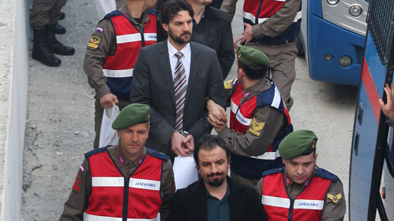 Turkish soldiers accused of attempting to assassinate President Tayyip Erdogan on the night of the failed July 15 coup are escorted by gendarmes as they arrive at the court in Mugla, Turkey February 21, 2017. REUTERS/Kenan Gurbuz     TPX IMAGES OF THE DAY - RTSZLBV