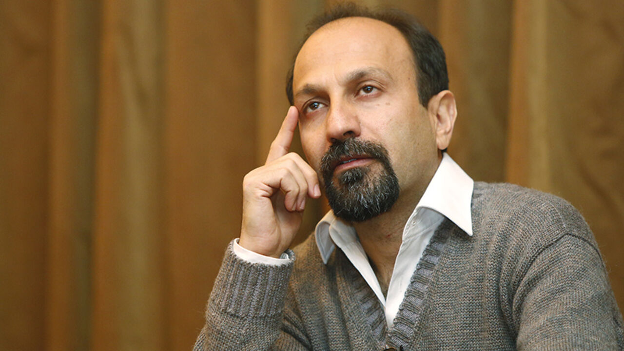 Iranian director Asghar Farhadi answers questions about his film "The Past" during a news conference in Beverly Hills December 9, 2013. The film stars Berenice Bejo, Ali Mosaffa and Tahar Rahim and is Iran's official entry for the Oscars' Best Foreign Language Film. REUTERS/Fred Prouser (UNITED STATES - Tags: ENTERTAINMENT) - RTX16BJ3